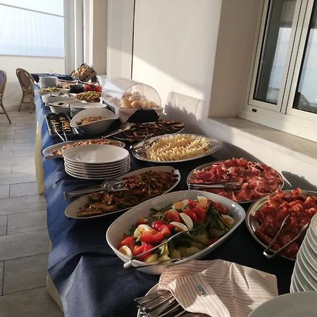 Le Roccette Mare Beach Hotel & Restaurant โตรเปอา ภายนอก รูปภาพ