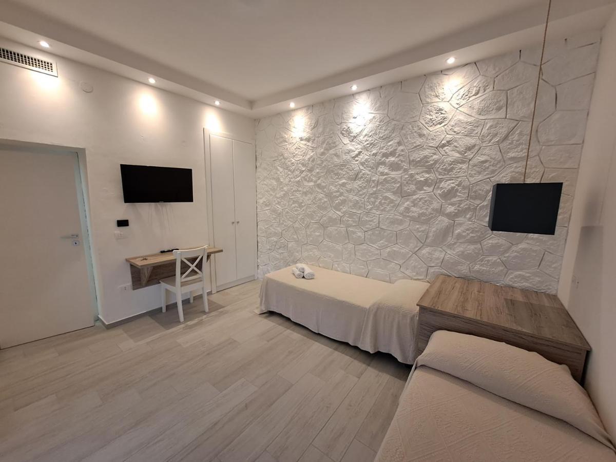 Le Roccette Mare Beach Hotel & Restaurant โตรเปอา ภายนอก รูปภาพ
