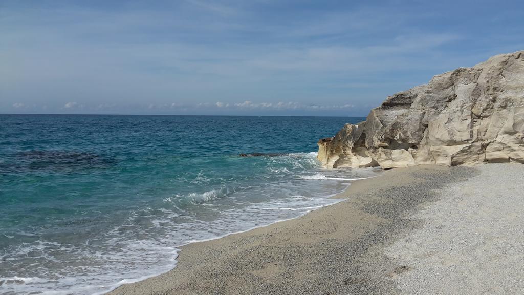 Le Roccette Mare Beach Hotel & Restaurant โตรเปอา ภายนอก รูปภาพ