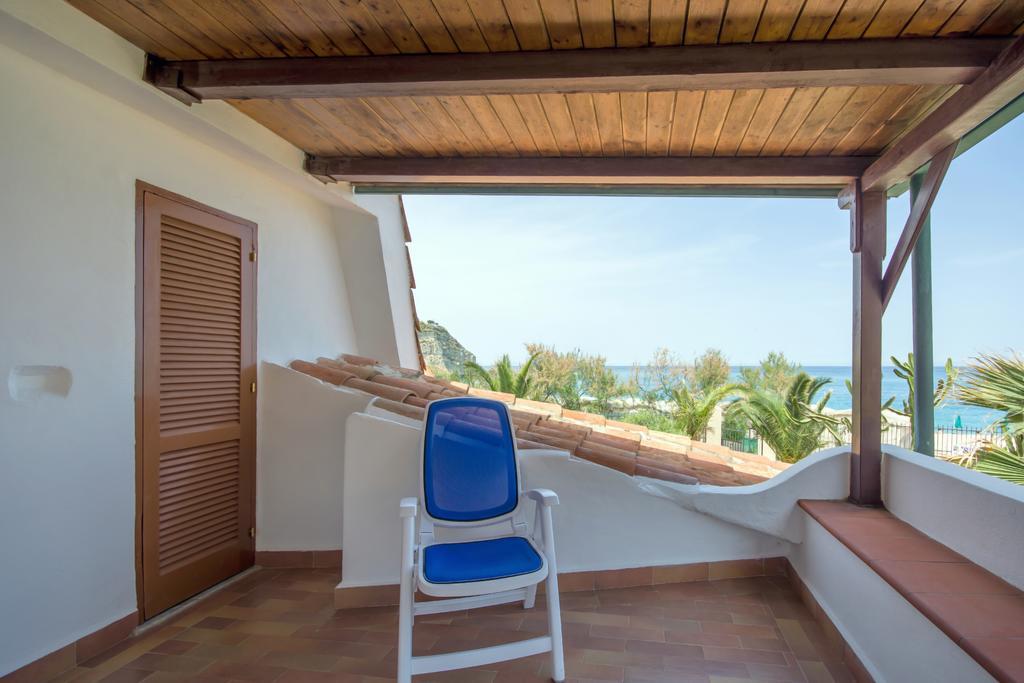 Le Roccette Mare Beach Hotel & Restaurant โตรเปอา ห้อง รูปภาพ